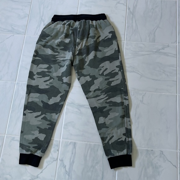 GARAGE camo sweatpants size M - Picture 2 of 2